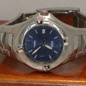 Pre-Owned Men’s Timex Date Analog Divers Watch